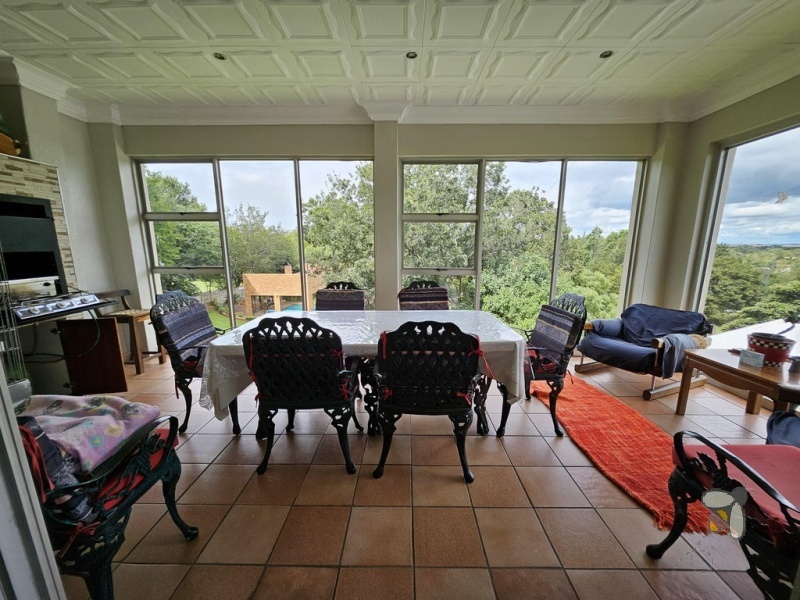 Standerton Central, 4 bedroom house for sale, freehold, solar powered pool, flatlet, rental income, generator, JoJo tanks, self-sufficient, sunroom, fire pit, study.