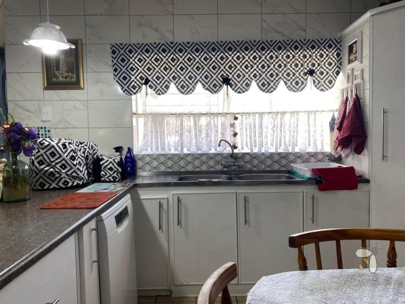 Hartenbos, Deoville Park, Vyf Brakken Fontein, 3 bedroom townhouse for sale, secure complex, lock-up-and-go, gas hob, swimming pool, 8 camera CCTV, low maintenance.