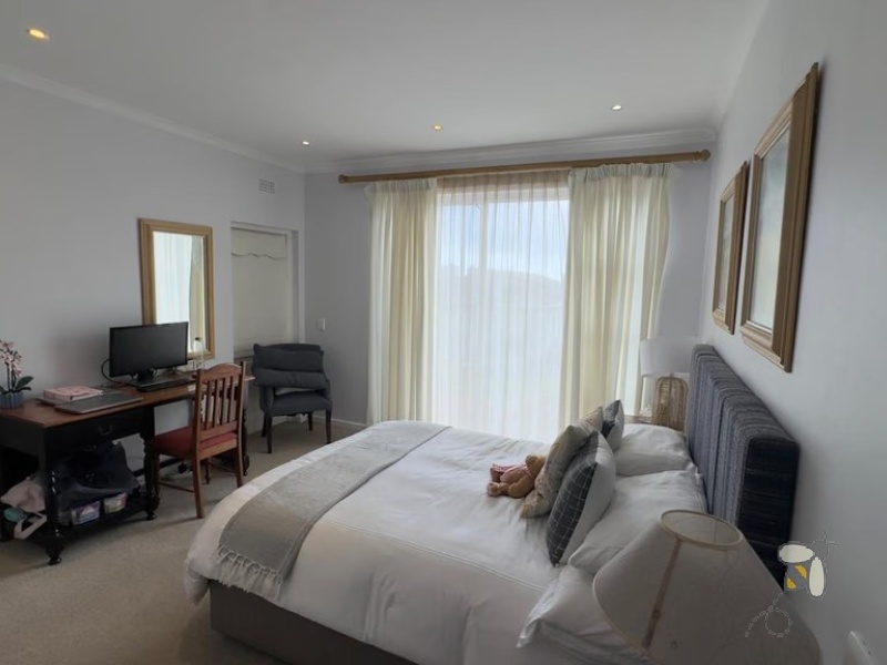 Pinnacle Point Estate, golf villa for sale, furnished, no levy payable, 2 bedroom, lock-up garage, golf cart included, resort living, Mossel Bay, investment opportunity, championship golf course, ground floor.