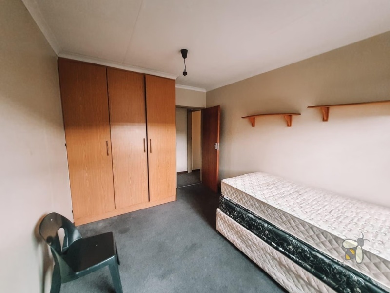 Secunda, 4 bedroom house for sale, two flats, corporate accommodation, investment property, rental income, large swimming pool, 2 bedroom flat, 1 bedroom flat, employee housing.