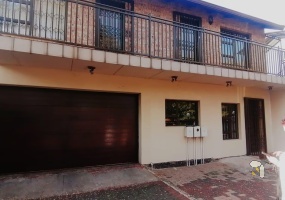 Secunda, investment property, high profit, rental income, 3 bedroom house, 3 flats, modern flats, large stand, tenant accommodation, buy-to-let, property investment.