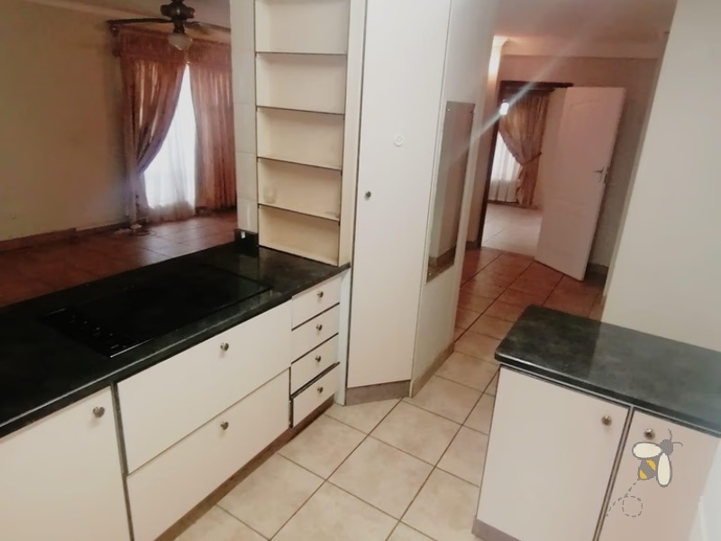 Secunda, investment property, high profit, rental income, 3 bedroom house, 3 flats, modern flats, large stand, tenant accommodation, buy-to-let, property investment.