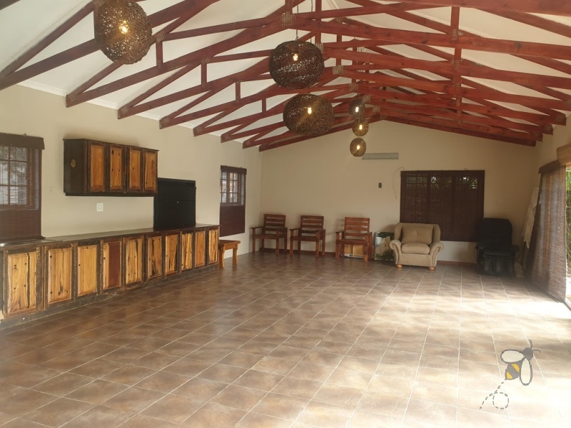 Standerton Central, 3 bedroom house for sale, room with a view, enclosed lapa, swimming pool, granny flat, underfloor heating, walk-in closet, gas geyser, high security, 8 cameras.