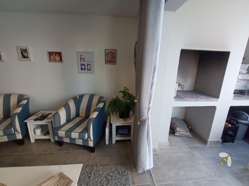 Island View, 3 bedroom unit for sale, lock up and go, fully furnished, holiday home, investment property, store room, tiled kitchen, Langeberg Mall, convenient location.