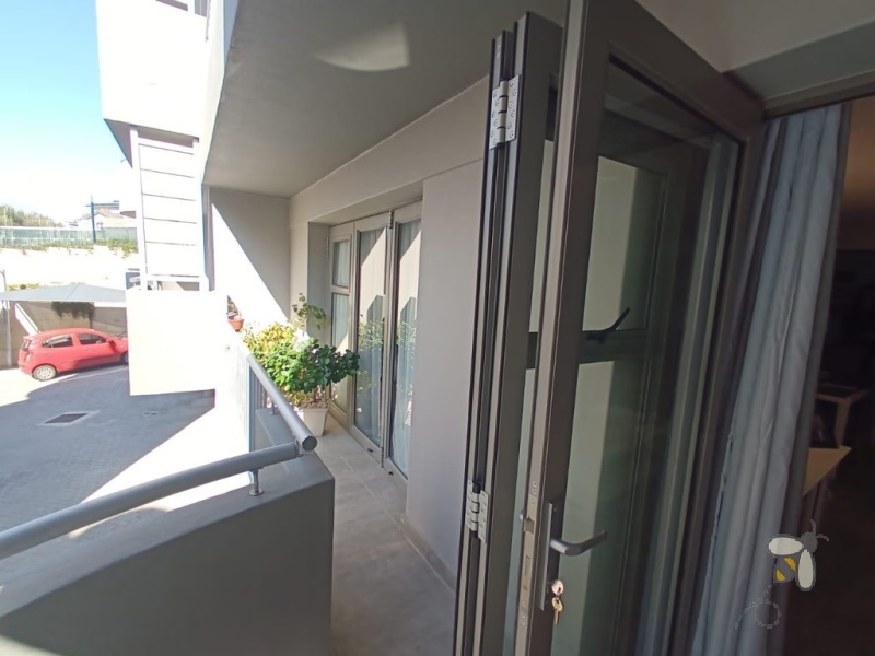 Island View, 3 bedroom unit for sale, lock up and go, fully furnished, holiday home, investment property, store room, tiled kitchen, Langeberg Mall, convenient location.