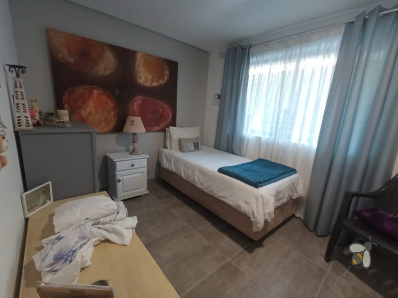 Island View, 3 bedroom unit for sale, lock up and go, fully furnished, holiday home, investment property, store room, tiled kitchen, Langeberg Mall, convenient location.