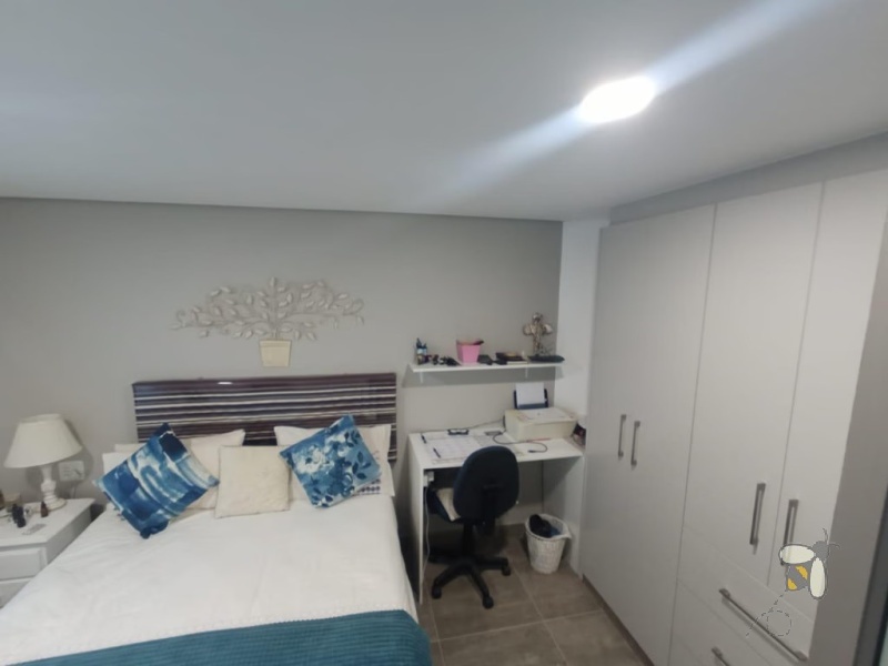 Island View, 3 bedroom unit for sale, lock up and go, fully furnished, holiday home, investment property, store room, tiled kitchen, Langeberg Mall, convenient location.