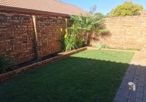 Sonneveld, Gauteng, 2 Bedrooms Bedrooms, 0 ,1 BathroomBathrooms,Townhouse,For Sale,0,11390