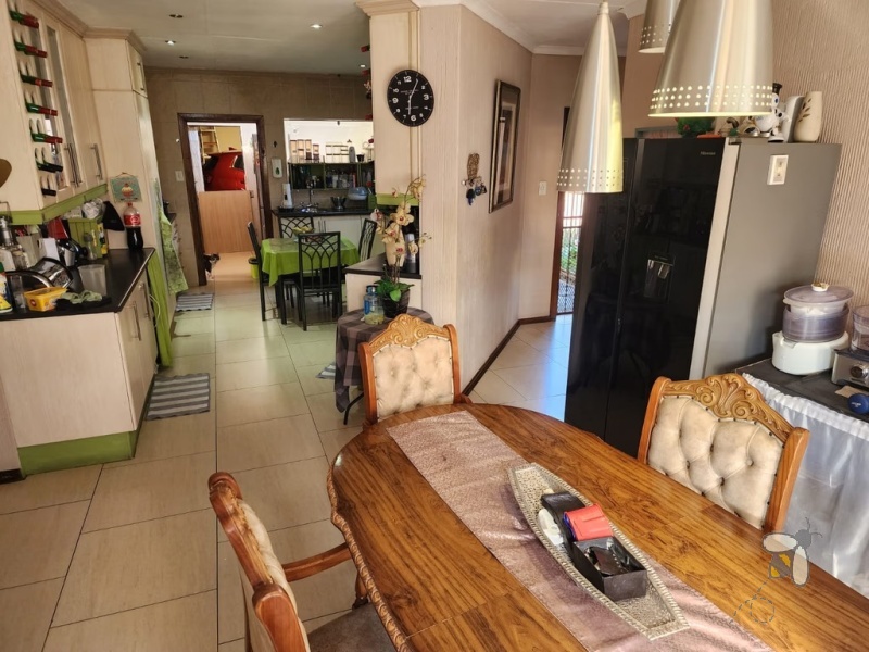 Secunda, 4 bedroom house for sale, family home, investor property, swimming pool, indoor braai, gas braai, bar area, double garage, strong rental potential, Mpumalanga.