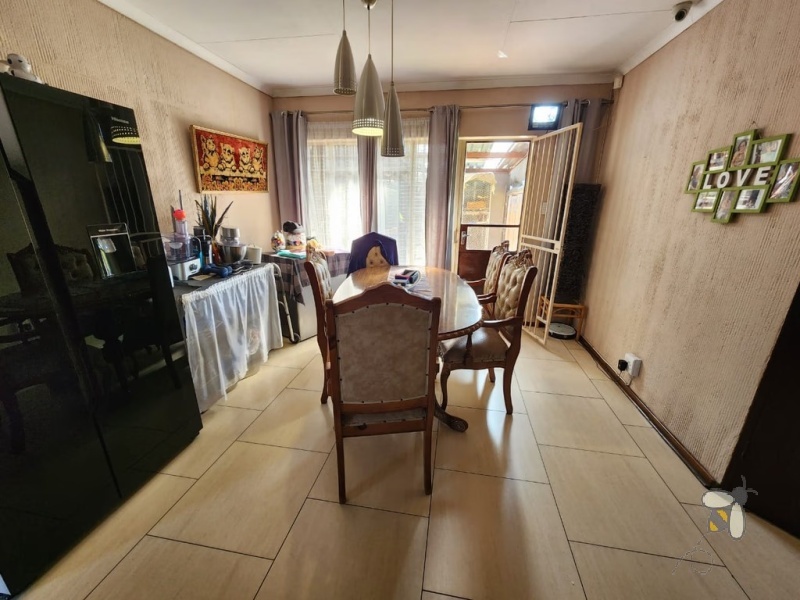 Secunda, 4 bedroom house for sale, family home, investor property, swimming pool, indoor braai, gas braai, bar area, double garage, strong rental potential, Mpumalanga.