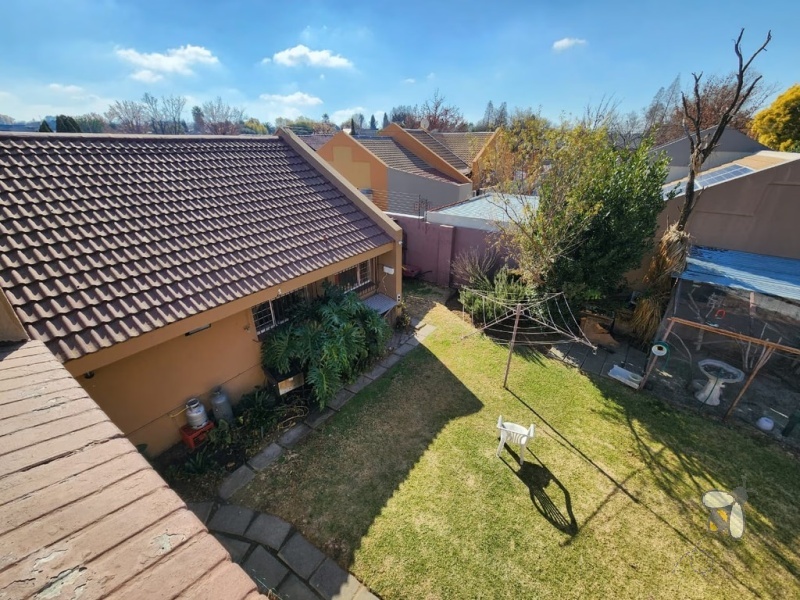 Secunda, 4 bedroom house for sale, family home, investor property, swimming pool, indoor braai, gas braai, bar area, double garage, strong rental potential, Mpumalanga.