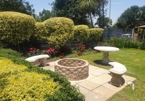 Standerton Central, 3 bedroom house for sale, modernized home, dual braai areas, entertainment area, open plan living, inverter, JoJo tank, single garage, carport for 4, luxurious living.