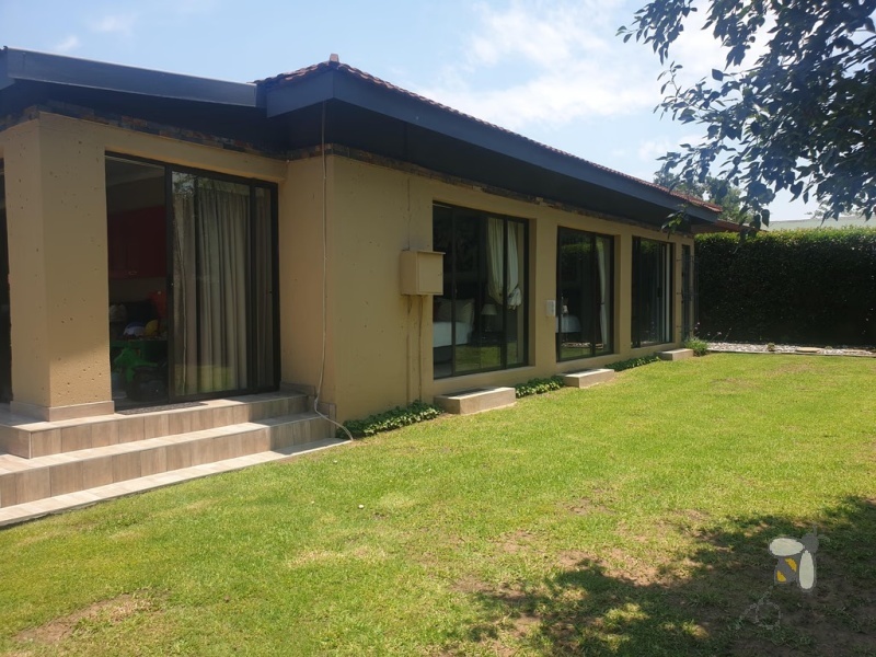 Standerton Central, 3 bedroom house for sale, modernized home, dual braai areas, entertainment area, open plan living, inverter, JoJo tank, single garage, carport for 4, luxurious living.