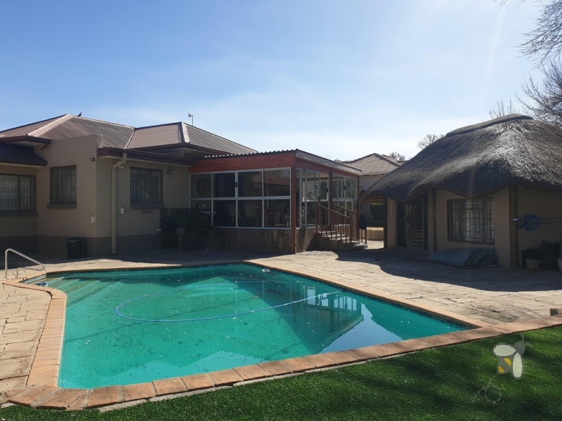 Standerton Central, business from home, commercial potential, dual entrances, CBD walking distance, 3 bedroom house, bachelor flat, swimming pool, high security, double garage, investment.
