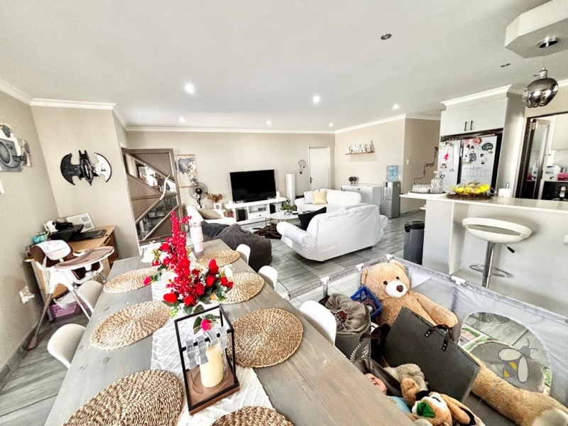 Suidheuwel, 3 bedroom house for sale, modern family home, swimming pool, inverter system, JoJo tank, built-in braai, open plan living, separate scullery, pet-friendly.