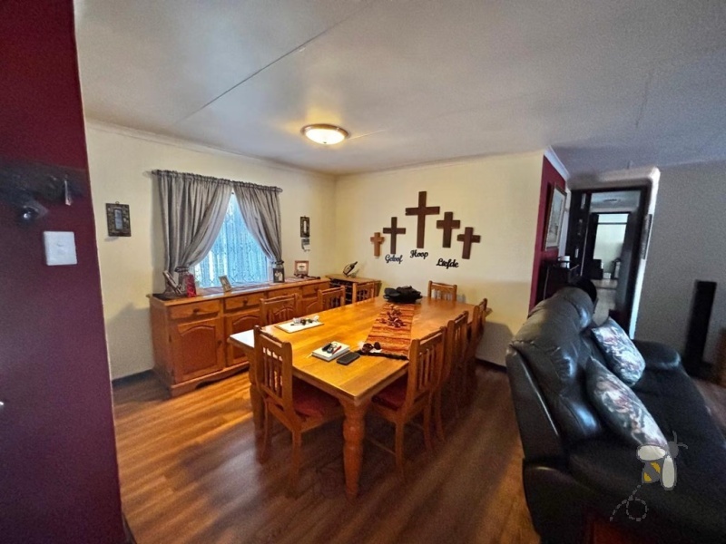 Secunda, 3 bedroom house for sale, 4th bedroom option, caravan garage, built-in braai, inverter system, JoJo tank, alarm system, wendy houses, ample storage, secure setting.