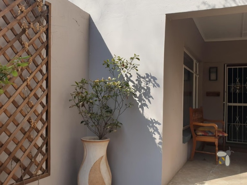 Standerton Central, 4 bedroom house for sale, business rights, flatlet potential, swimming pool, lapa, anthracite fireplace, JoJo tank, double garage, laminated floors, close to town.