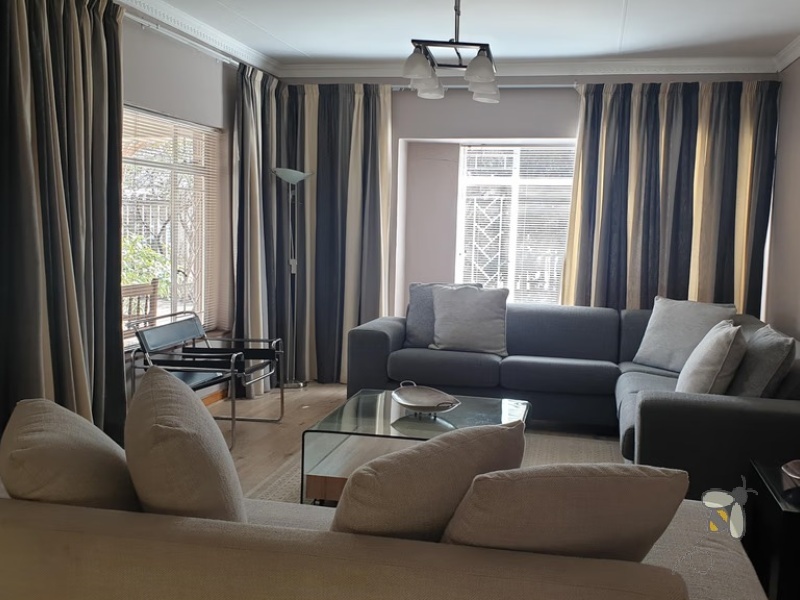 Standerton Central, 4 bedroom house for sale, business rights, flatlet potential, swimming pool, lapa, anthracite fireplace, JoJo tank, double garage, laminated floors, close to town.