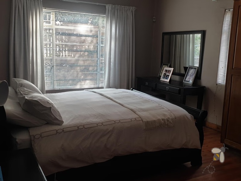 Standerton Central, 4 bedroom house for sale, business rights, flatlet potential, swimming pool, lapa, anthracite fireplace, JoJo tank, double garage, laminated floors, close to town.