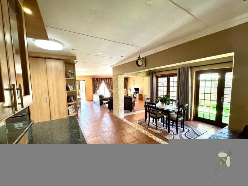 Secunda, Tuscan style home, 3 bedroom house for sale, indoor braai, fireplace, SMEG stove, granite countertops, jet bath, jacuzzi, double garage, scullery, private garden.