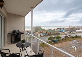 Jeffreys Bay Central, Eastern Cape, 2 Bedrooms Bedrooms, 0 ,1 BathroomBathrooms,Apartment,For Sale,0,11457