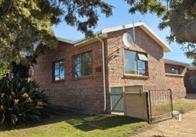 Wavecrest, Eastern Cape, 3 Bedrooms Bedrooms, 0 ,2 BathroomsBathrooms,House,For Sale,0,11458