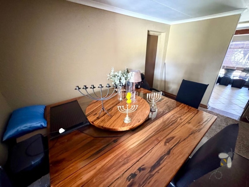 Secunda, 5 bedroom house for sale, two flats, rental income, investor property, dual entrances, indoor braai, renovated kitchen, JoJo tank, central location, extended family.