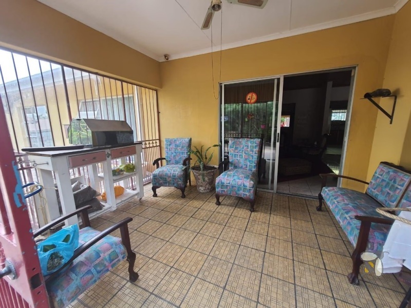 Standerton Central, 5 bedroom house for sale, entertainer\'s home, custom bar, swimming pool, open plan living, gas stove, caravan garage, walking distance to CBD, fireplace, secure entrance.