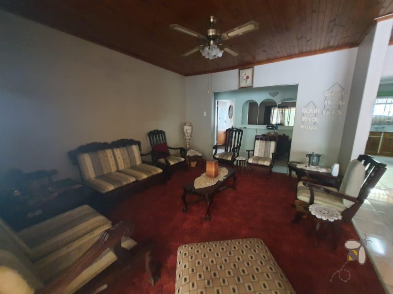 Standerton Central, 5 bedroom house for sale, entertainer\'s home, custom bar, swimming pool, open plan living, gas stove, caravan garage, walking distance to CBD, fireplace, secure entrance.