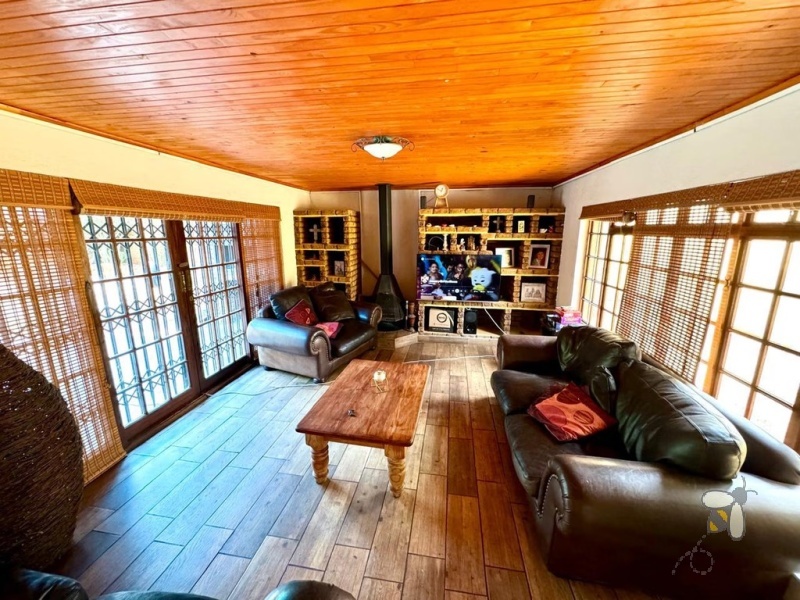 Secunda, 3 bedroom house for sale, 1 bedroom flat, rental income, self-contained flat, solid oak kitchen, granite countertops, Jetmaster fireplace, built-in braai, tandem garage.