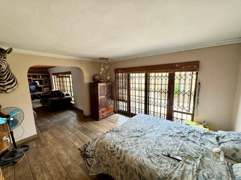 Secunda, 3 bedroom house for sale, 1 bedroom flat, rental income, self-contained flat, solid oak kitchen, granite countertops, Jetmaster fireplace, built-in braai, tandem garage.