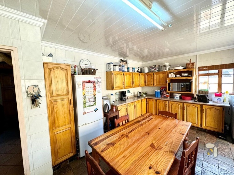 Secunda, 3 bedroom house for sale, 1 bedroom flat, rental income, self-contained flat, solid oak kitchen, granite countertops, Jetmaster fireplace, built-in braai, tandem garage.