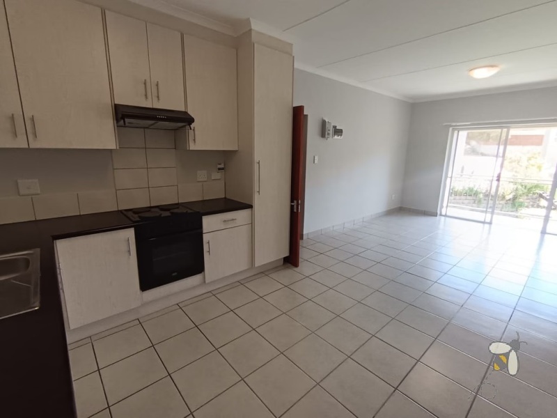 Island View Mossel Bay, Olive Ridge, 2 bedroom apartment for sale, first floor apartment, enclosed braai, lock-up garage, pet friendly, fibre ready, investment property.