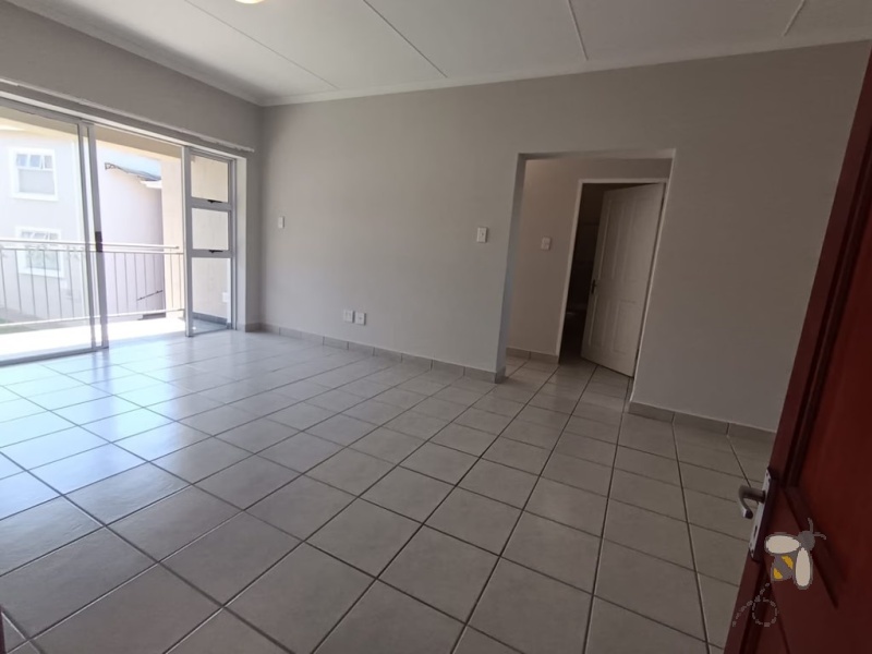 Island View Mossel Bay, Olive Ridge, 2 bedroom apartment for sale, first floor apartment, enclosed braai, lock-up garage, pet friendly, fibre ready, investment property.