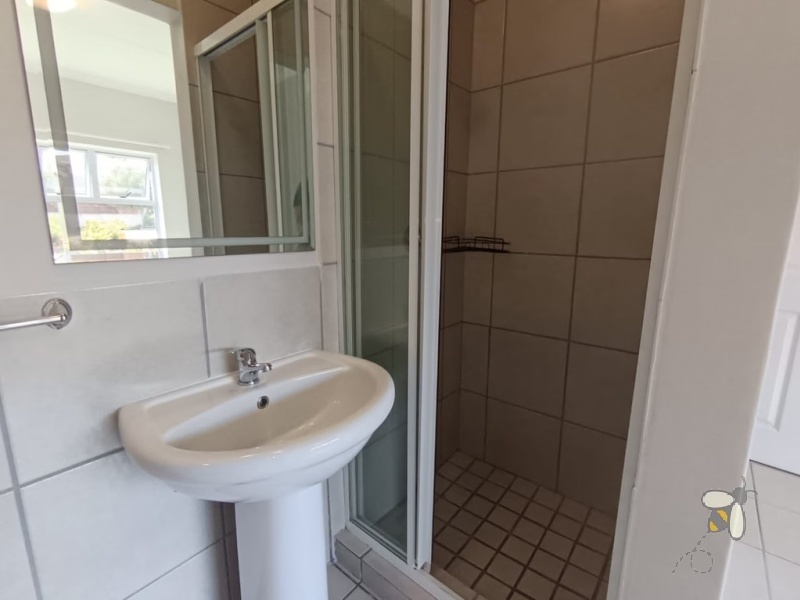 Island View Mossel Bay, Olive Ridge, 2 bedroom apartment for sale, first floor apartment, enclosed braai, lock-up garage, pet friendly, fibre ready, investment property.