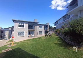 Island View Mossel Bay, Olive Ridge, 2 bedroom apartment for sale, first floor apartment, enclosed braai, lock-up garage, pet friendly, fibre ready, investment property.