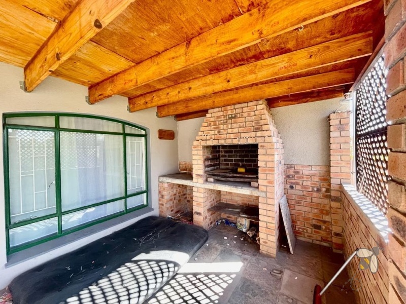 Secunda, 3 bedroom house for sale, 1 bedroom flat, separate entrance, dual living, rental income, built-in braai, granite tops, JoJo tank, generator switch, family home.