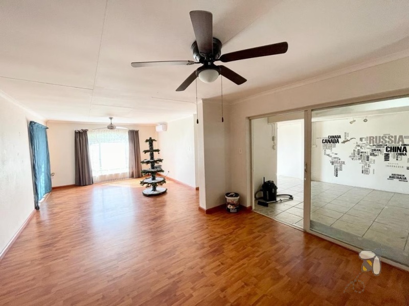 Secunda, 3 bedroom house for sale, 1 bedroom flat, separate entrance, dual living, rental income, built-in braai, granite tops, JoJo tank, generator switch, family home.