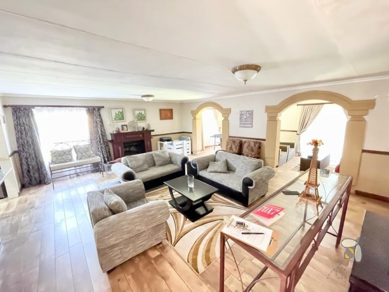 Secunda, 3 bedroom house for sale, centrally located, indoor entertainment, built-in braai, Rhodesian teak bar, granite tops, gas hob, double garage, wendy house, well maintained.