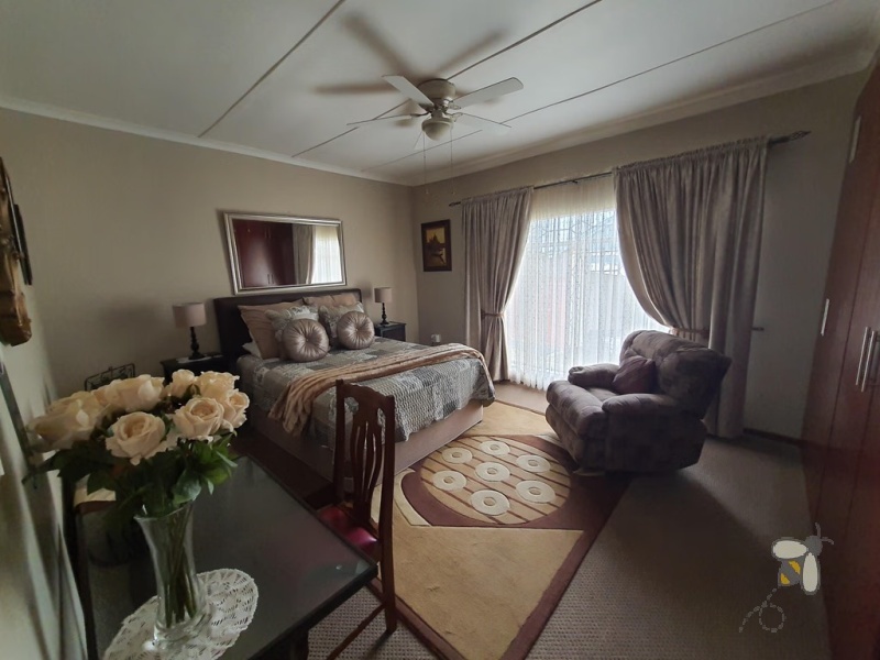 Meyerville, 4 bedroom house for sale, kiaat wood, water tanks, water purification, workshop, spacious home, entertainment area, quiet area, caravan carport.