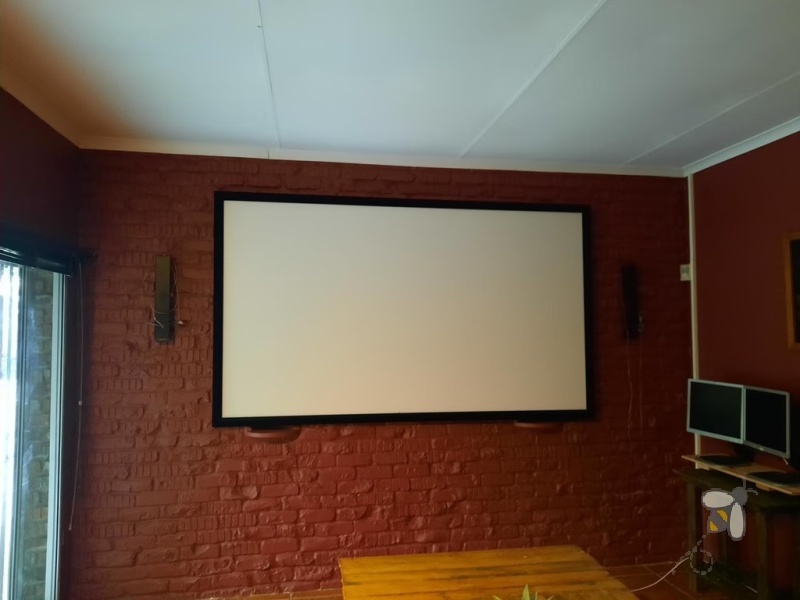 Standerton Central, 3 bedroom home for sale, braai room, indoor entertainment, dual braai areas, open-plan living, dream retreat, spacious lounge, modern living.