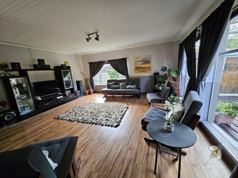 Meyerville, 4 bedroom house for sale, dream home, man cave, swimming pool, gas hob, diesel generator, water tanks, water backup, double garage, modern kitchen.