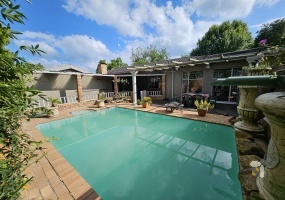 Meyerville, 4 bedroom house for sale, dream home, man cave, swimming pool, gas hob, diesel generator, water tanks, water backup, double garage, modern kitchen.