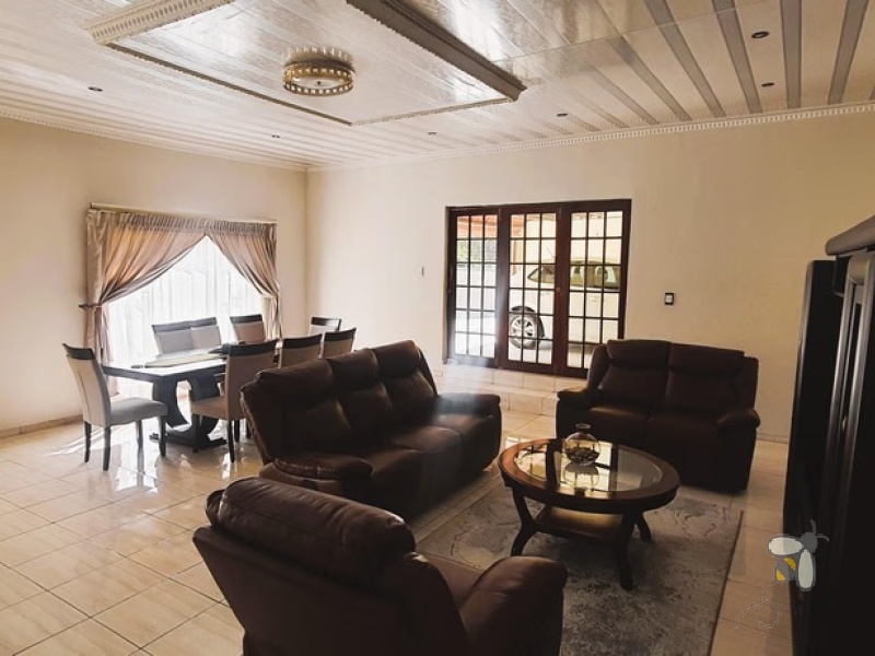 Standerton Central, 4 bedroom house for sale, newly renovated, one bedroom flatlet, spa bath, jacuzzi, centre island kitchen, double garage, alarm system, water tank.