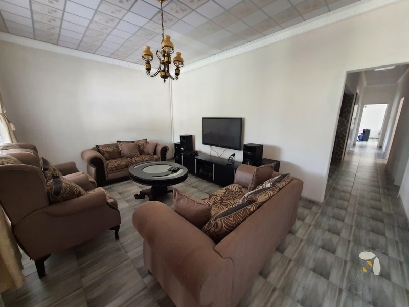 Standerton Central, 5 bedroom house for sale, newly renovated, open concept kitchen, center island, motorized garage, generator, water tank, aluminum windows, close to school.