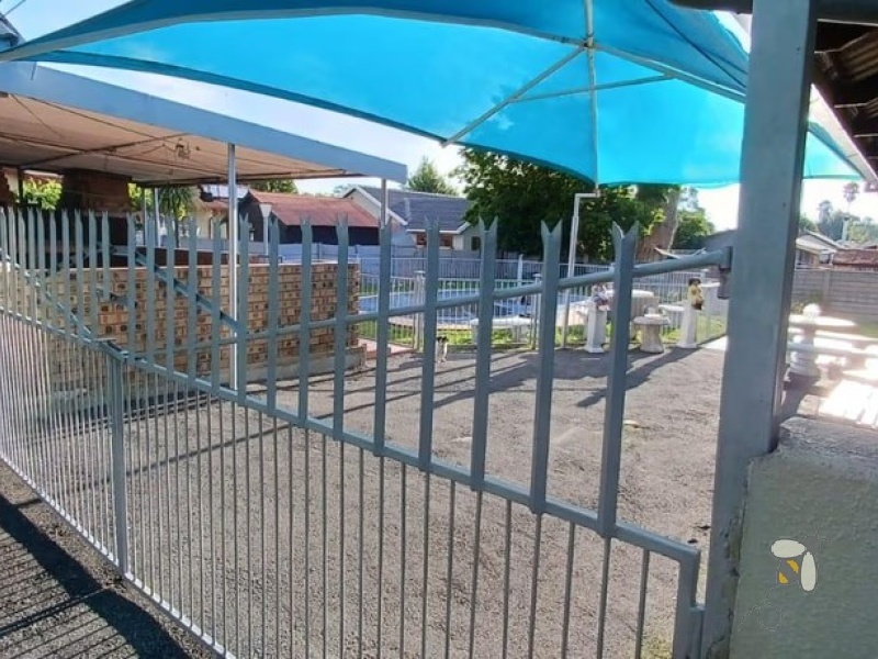 Secunda, 4 bedroom house for sale, swimming pool, built-in braai, four carports, gas hob, electric hob, study room, domestic accommodation, bachelor flat, excellent security.