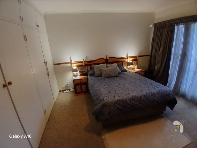 Vaalpark, Sasolburg, 3 bedroom house for sale, borehole, swimming pool, safety net, study room, home office, double garage, alarm system, CCTV cameras, pre-paid electricity.