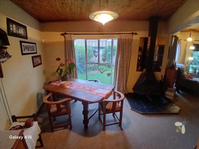 Vaalpark, Sasolburg, 3 bedroom house for sale, borehole, swimming pool, safety net, study room, home office, double garage, alarm system, CCTV cameras, pre-paid electricity.