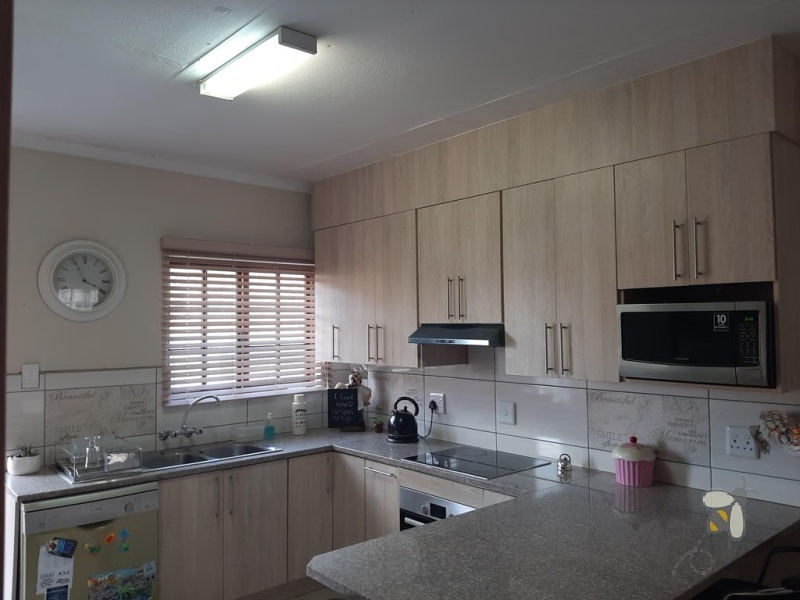 Secunda, 5 bedroom house for sale, luxurious home, gourmet kitchen, open plan living, study room, work from home, single garage, peaceful, safe.