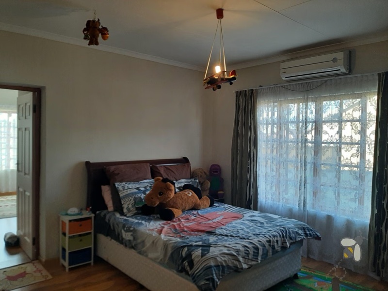 Secunda, 5 bedroom house for sale, luxurious home, gourmet kitchen, open plan living, study room, work from home, single garage, peaceful, safe.